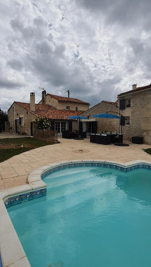 Villa La Charmentaise à Saint-Sulpice-de-Cognac Extérieur photo
